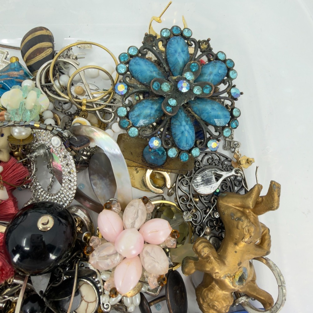 Craft Beading Jewelry Lot Mixed Costume Pieces DIY Upcycle Repair Supplies - Picture 8 of 16